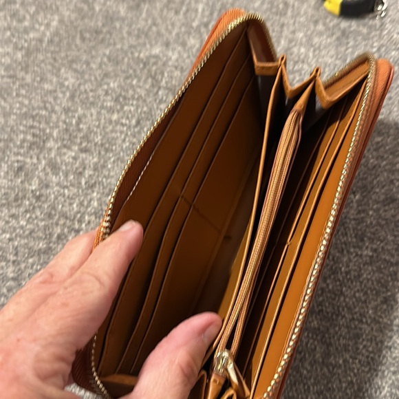 Wallet with full zip closure - Picture 6 of 7